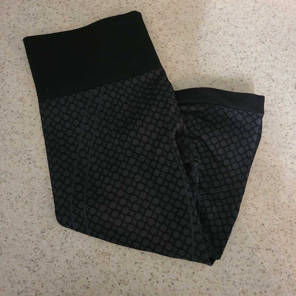 LULULEMON CROPPED LEGGINGS