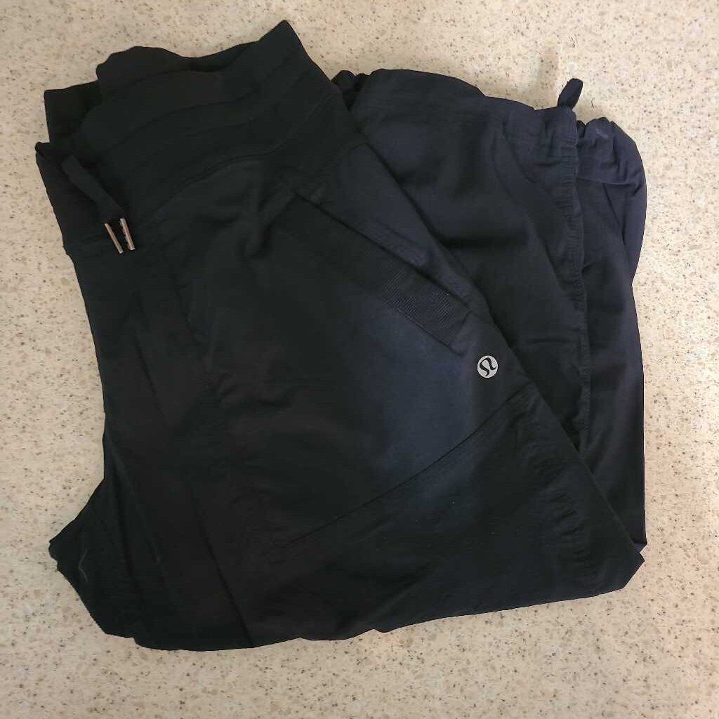 LULULEMON CROPPED NYLON LEGGINGS