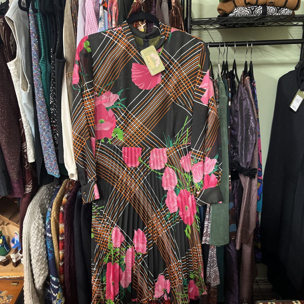 Trevira - Black Floral Long Sleeve Dress with Pleated Slirt