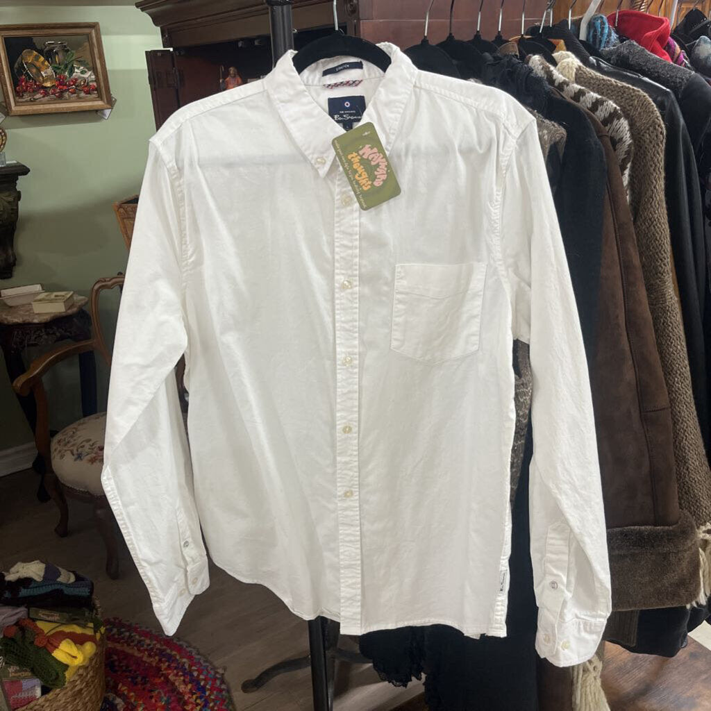 WHITE BUTTON DOWN SHIRT