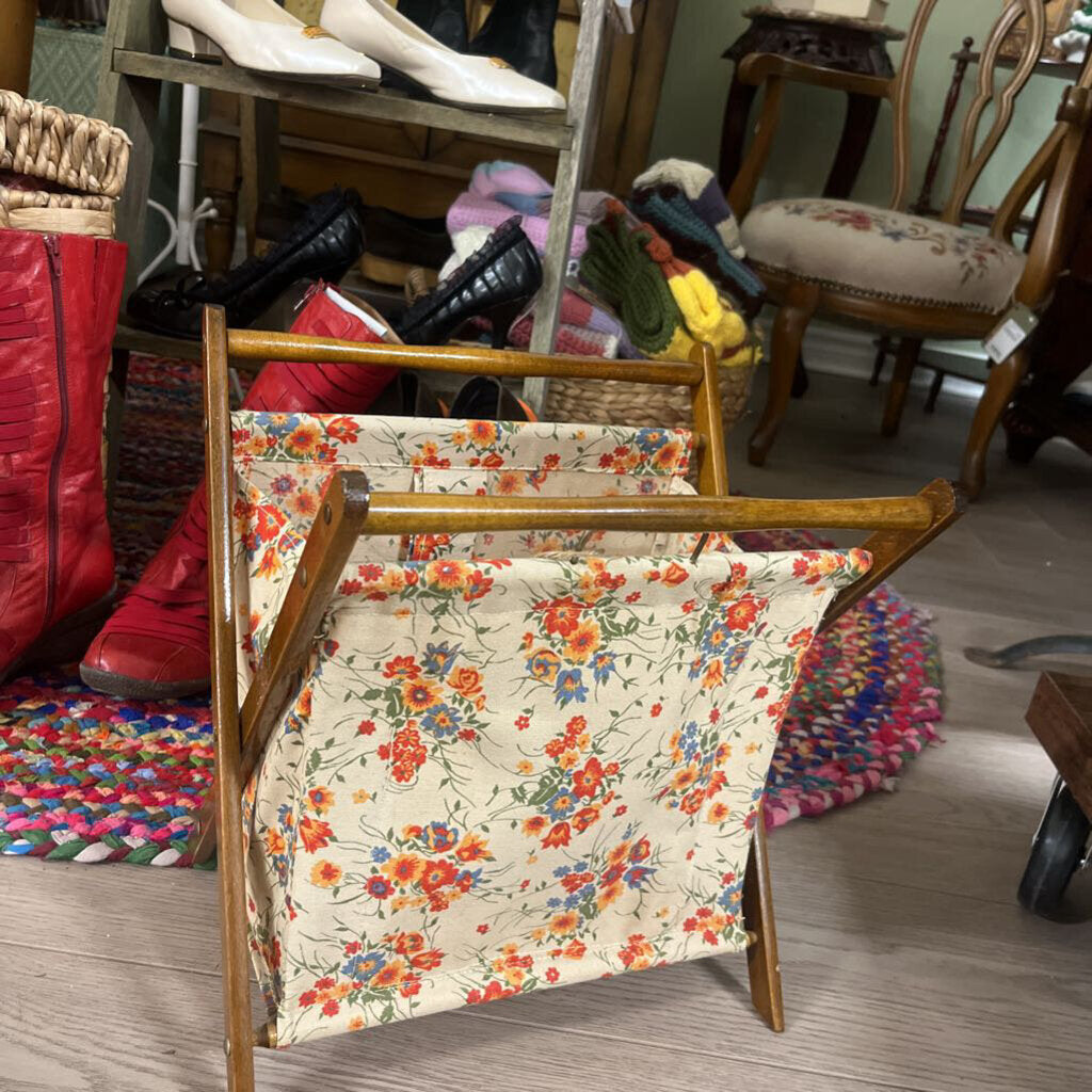 FLORAL MAGAZINE HOLDER / YARN HOLDER