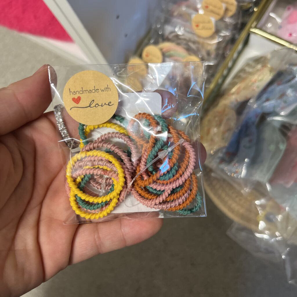 HAIR TIES