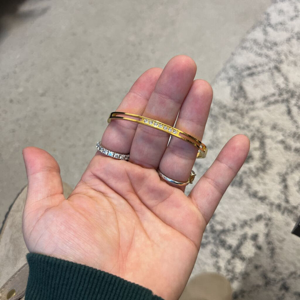 SEQUENCE DIAMOND BANGLE