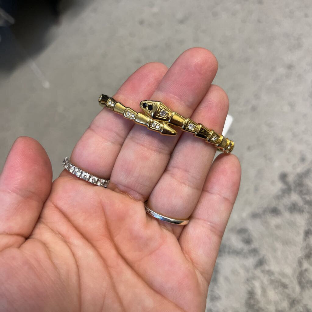 SNAKE DIAMOND BANGLE