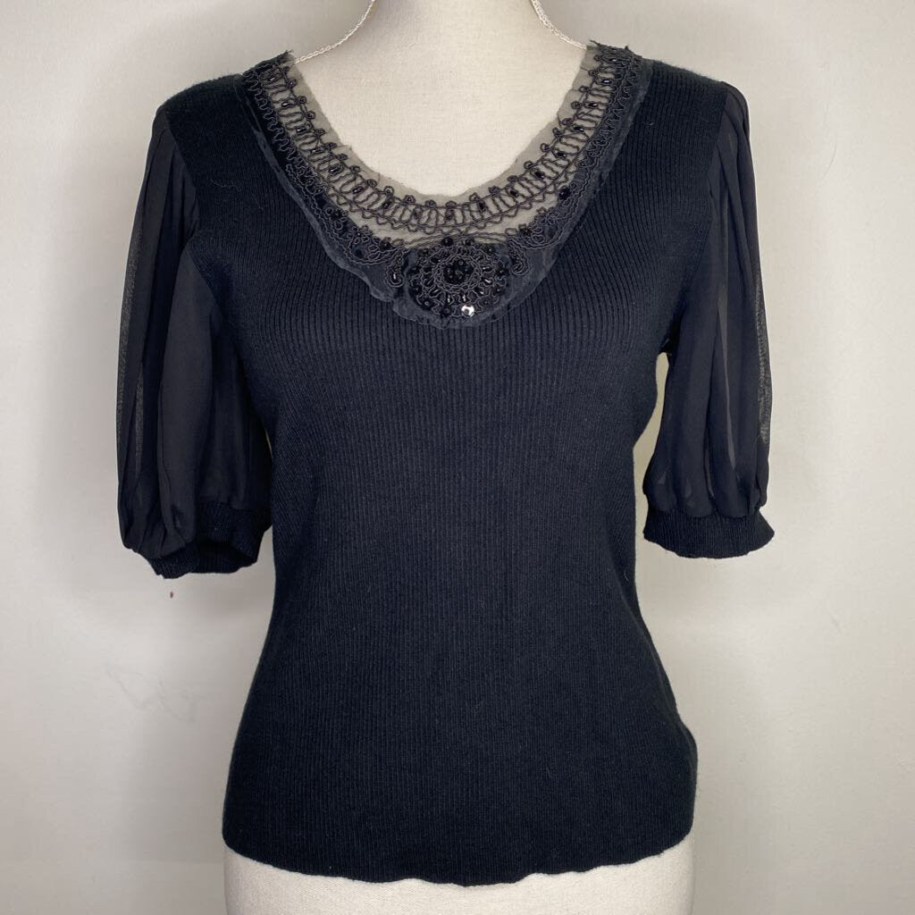 BEADED BLACK S/S RIBBED TOP