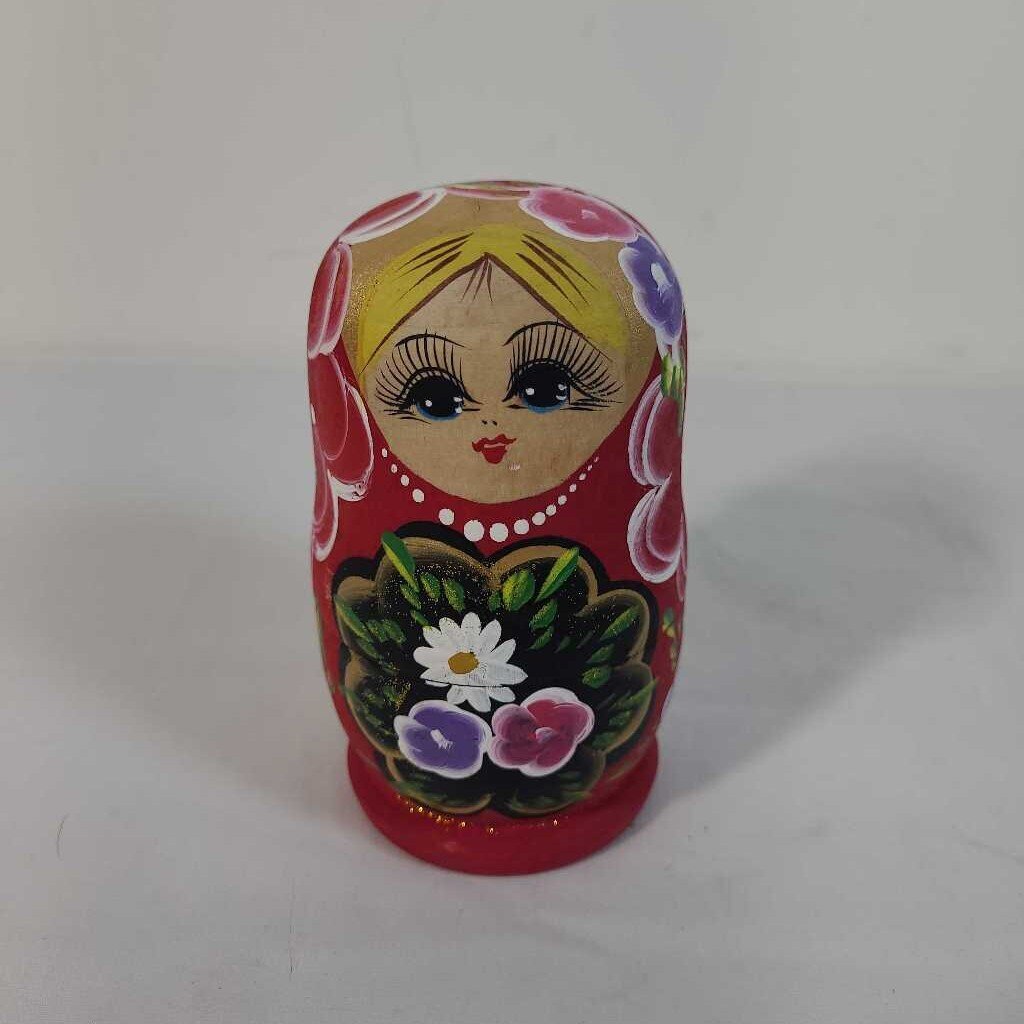3 pc NESTING DOLLS
