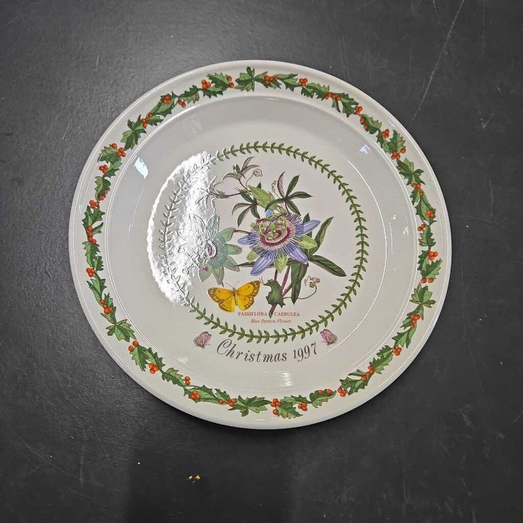 8.5" PORTMEIRION VARIATIONS 1997 XMAS PLATE