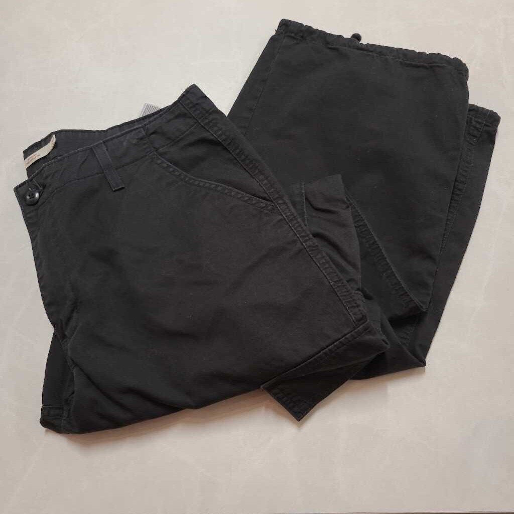 LEVI'S BLACK WIDE LEG CARGO'S