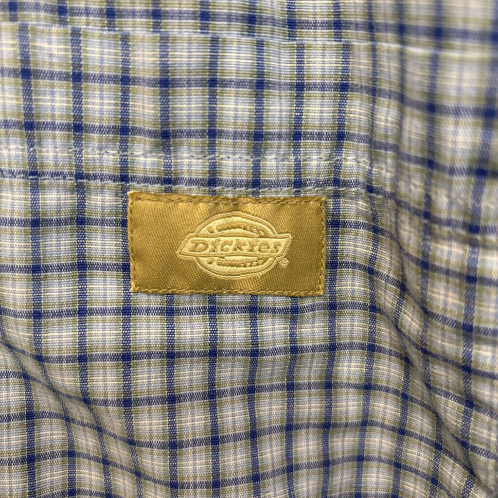 PLAID BUTTON UP