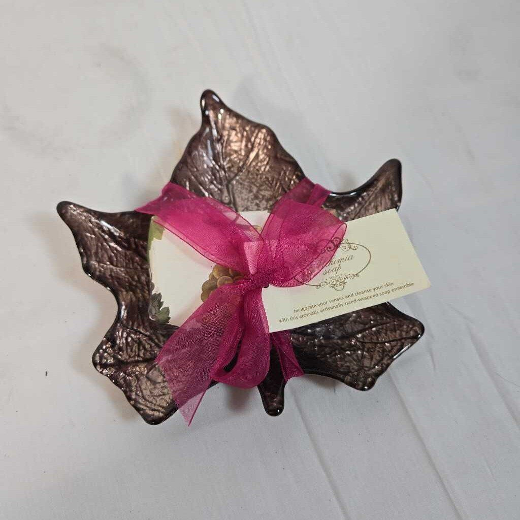 LEAF DISH W/ SOAP BAR