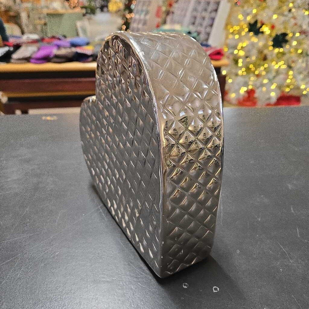 SILVER QUILTED HEART