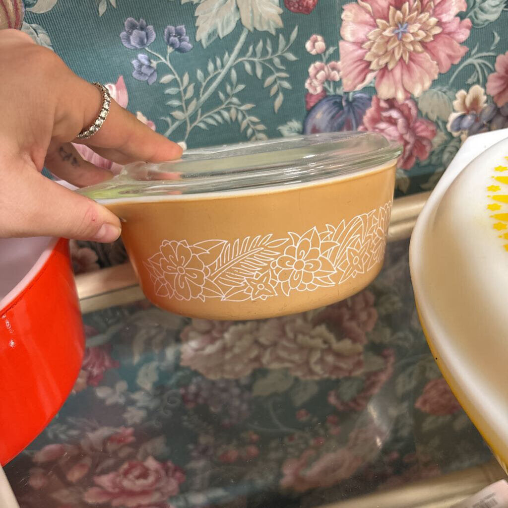 Pyrex 1.5 pt w/ Lid - Woodlands