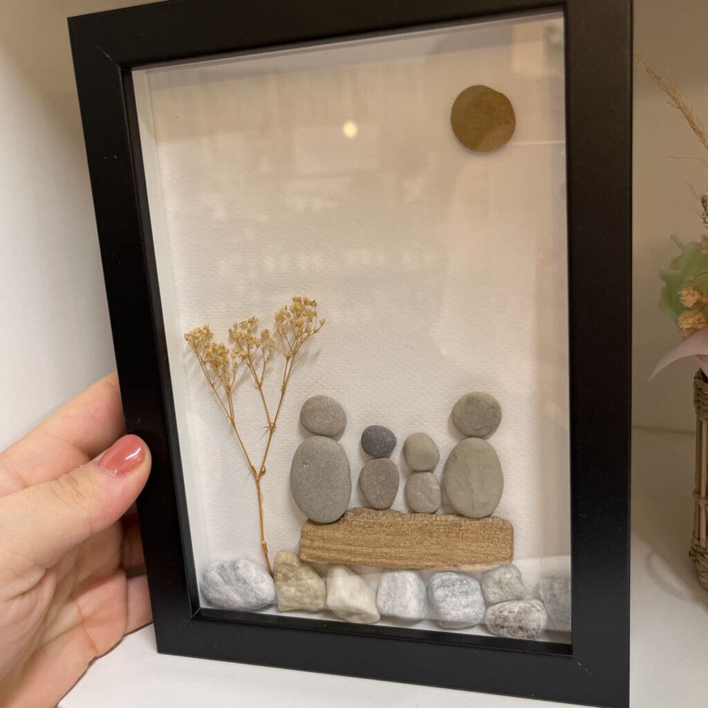 5" x 7" - Family of 4 Pebble Art