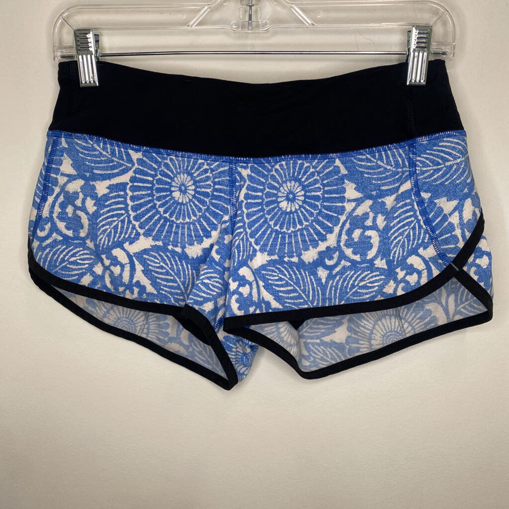 LULULEMON - BLUE/WHITE/BLACK FLORAL ATHLETIC SHORTS