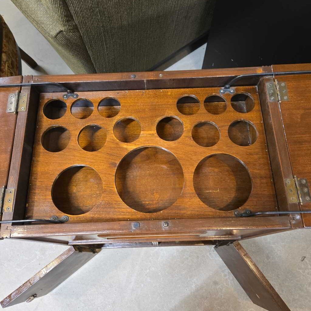 VTG MAHOGANY LIFT TOP BAR CABINET