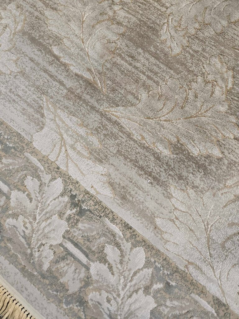 93"x135" TAUPE & GREEN AREA RUG
