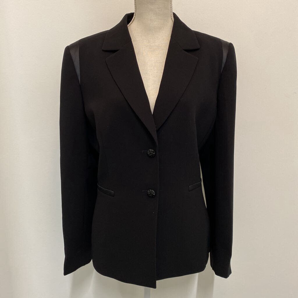 TAHARI - BLACK BLAZER W/ SATIN DETAILING