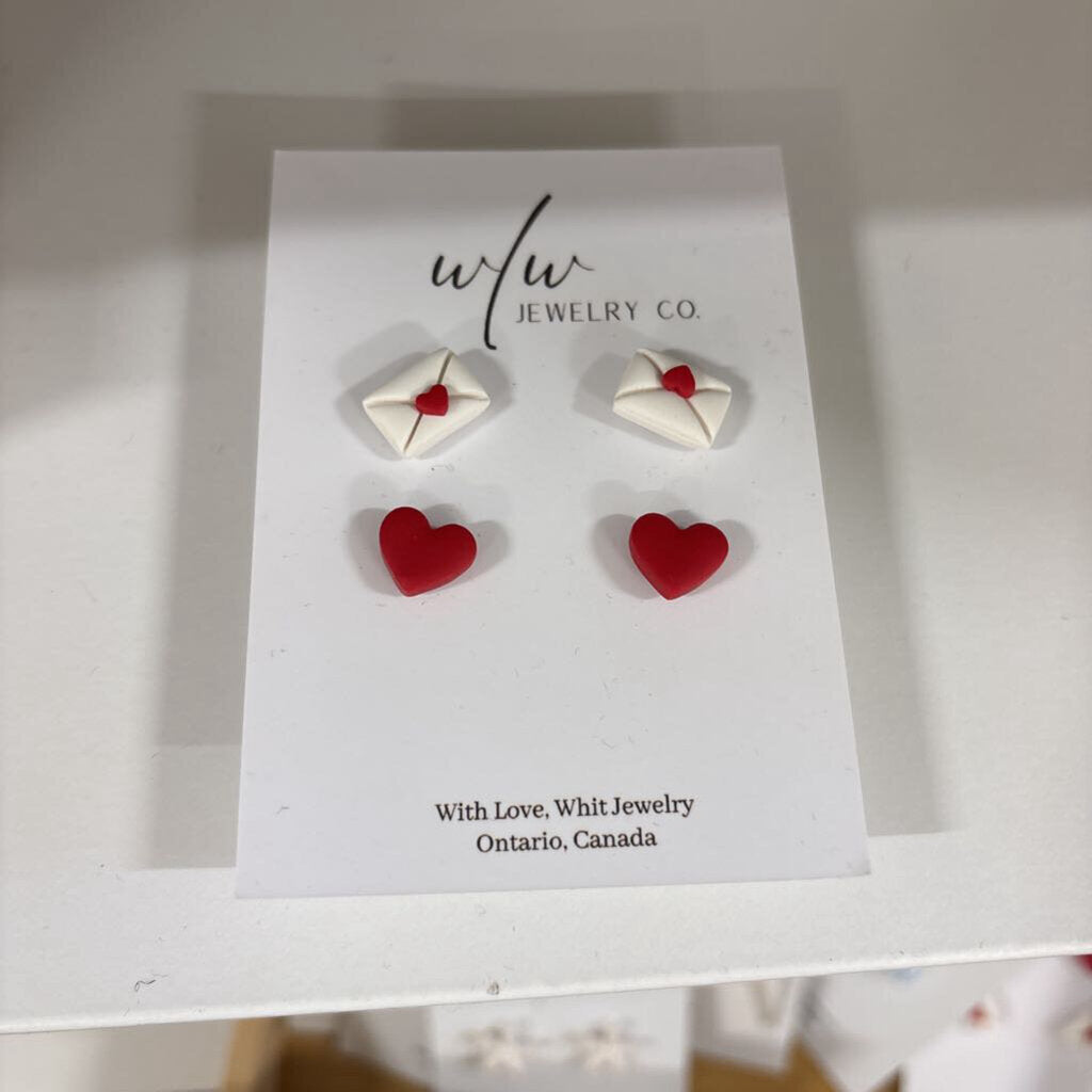LOVE LETTER STUD PK
