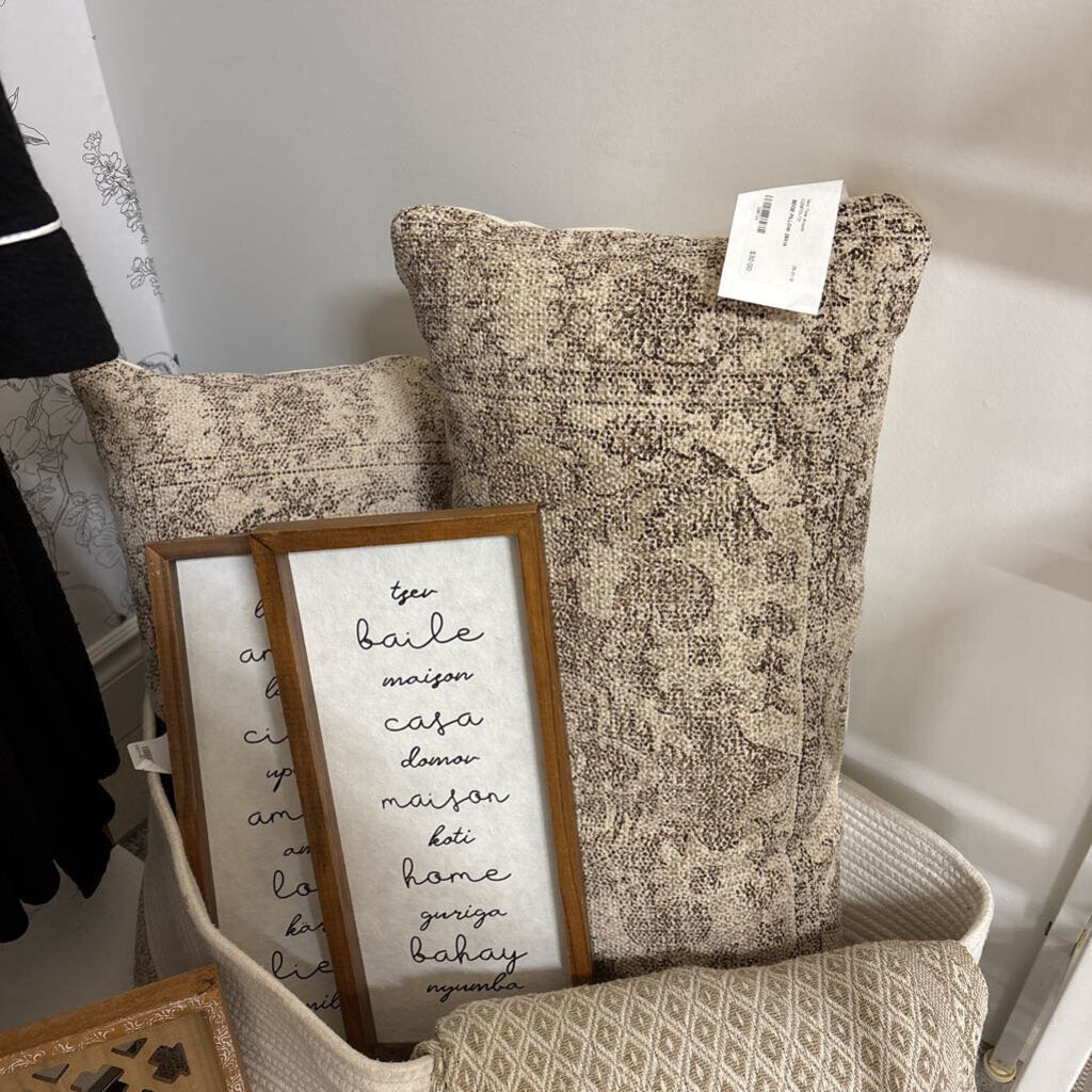 BEIGE PILLOW 28X14