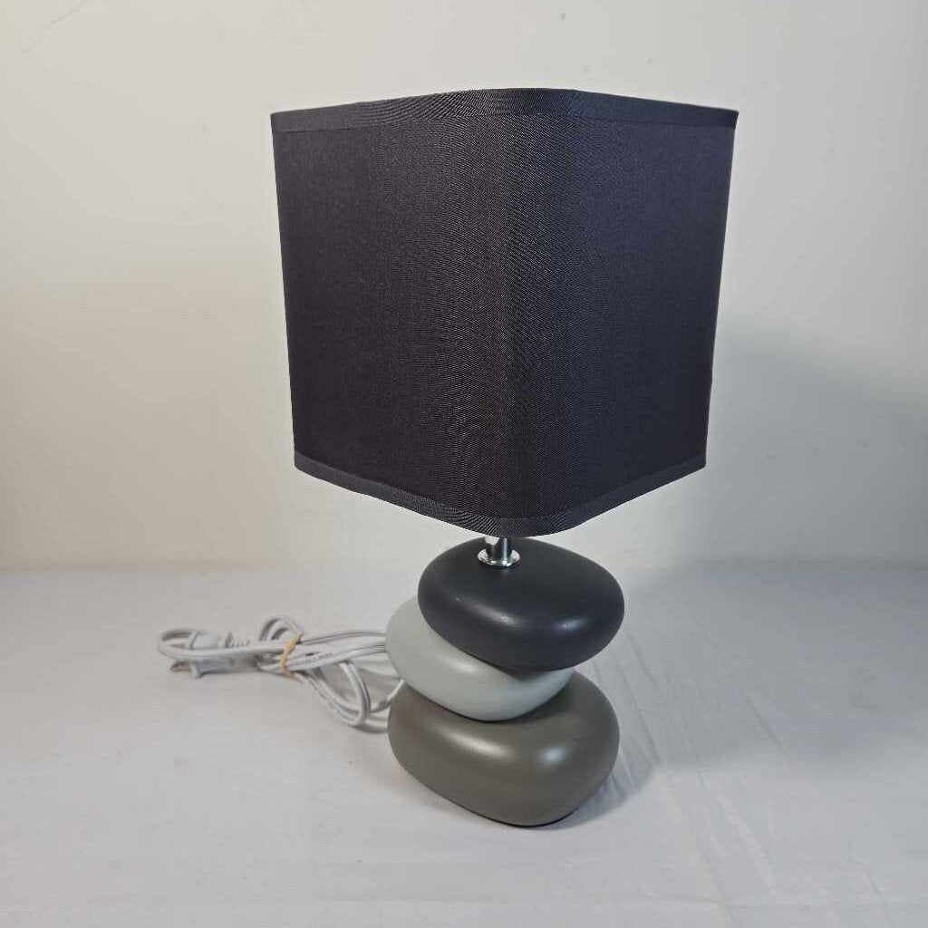 PEBBLE TABLE LAMP