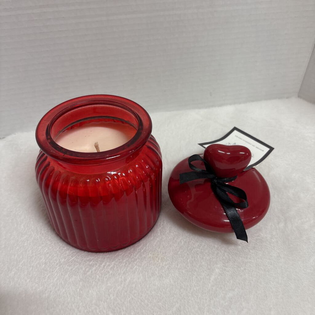 20oz Valentines Heart Vessal Candle