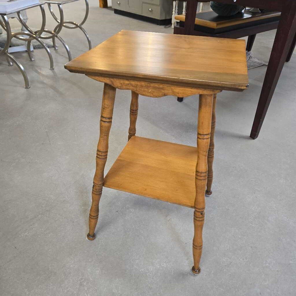 ANTIQUE 2 TIER TABLE