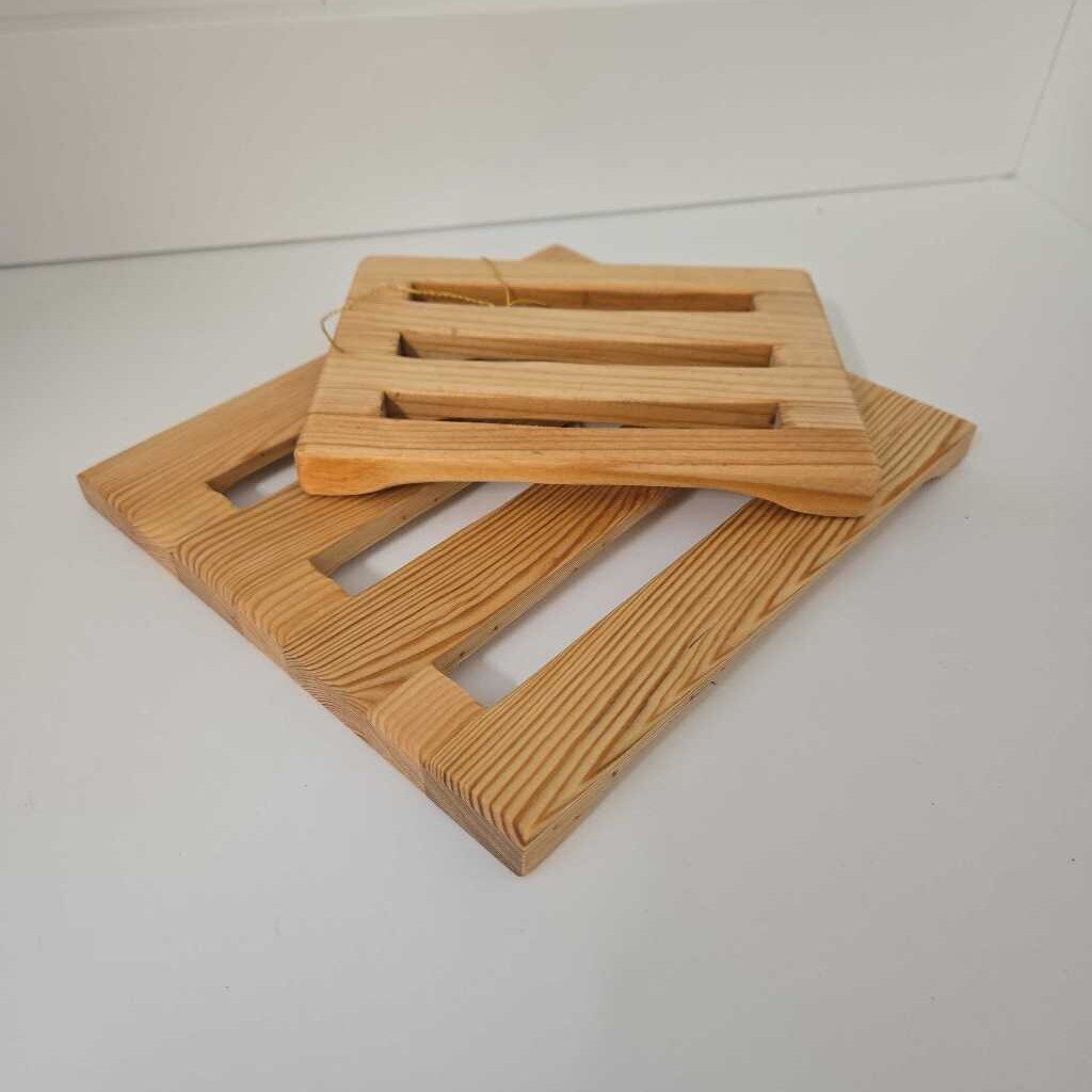 pair of trivets