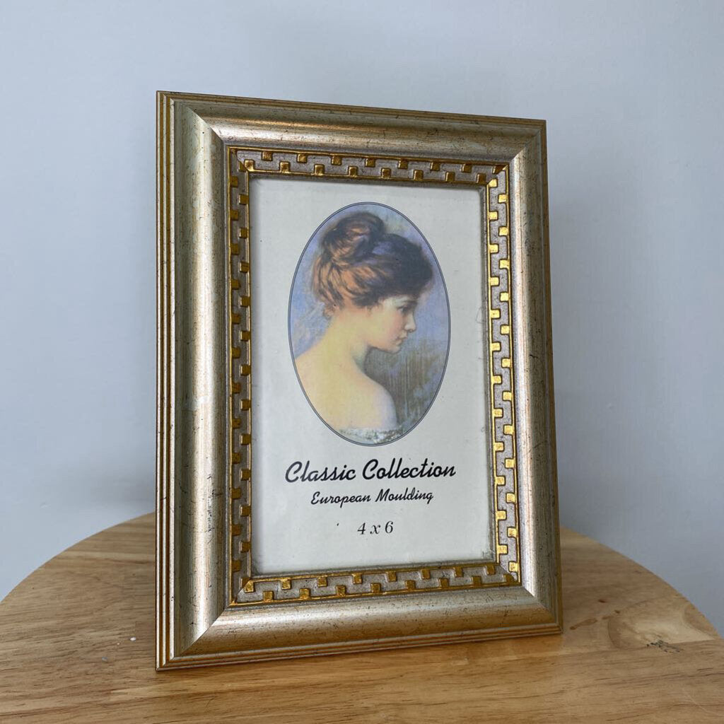 GOLD PICTURE FRAME