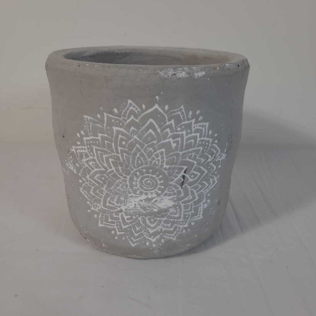 CEMENT POT