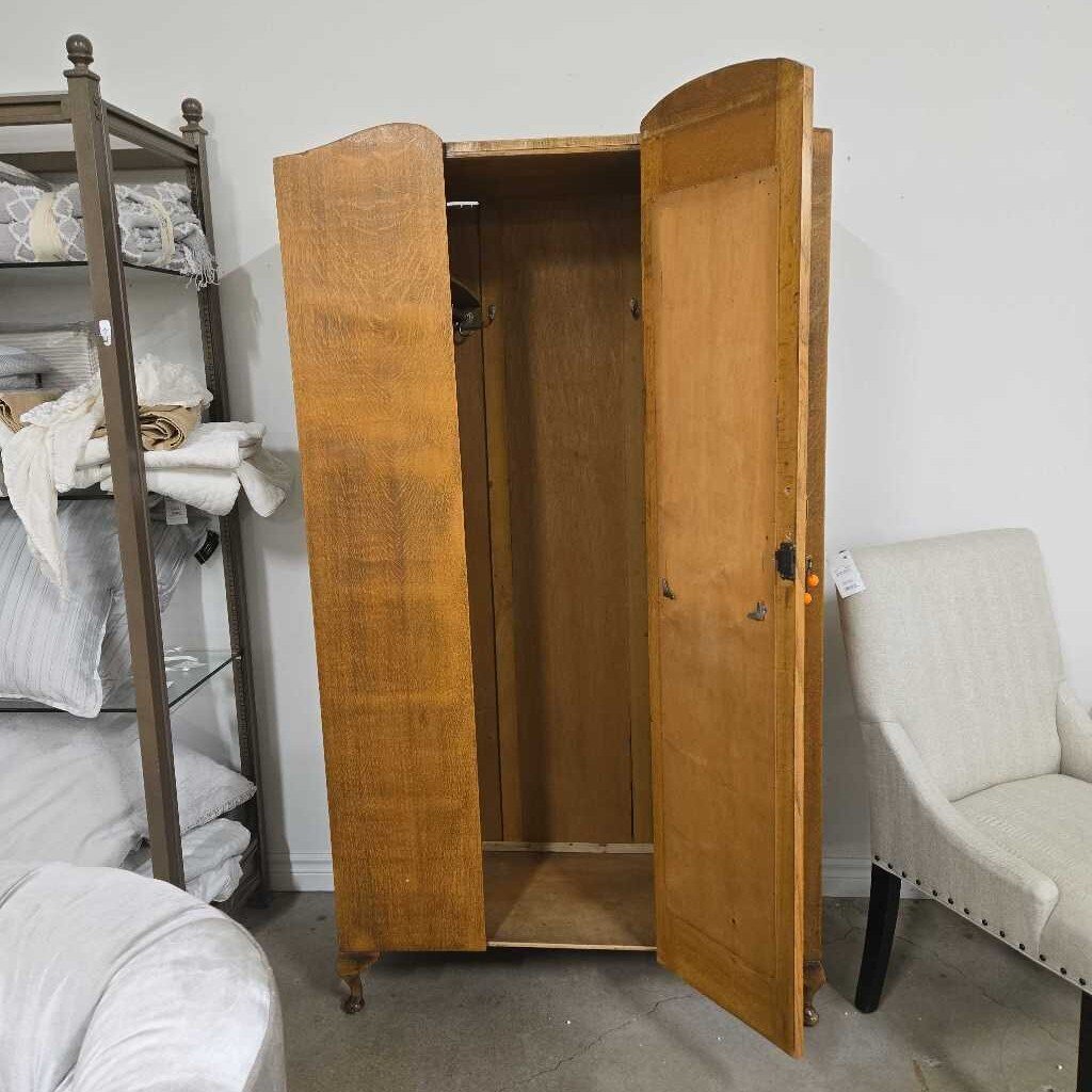 VTG OAK ARMOIRE