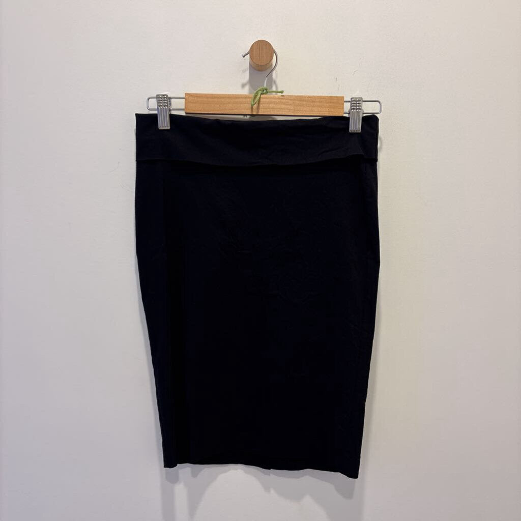 BLACK PENCIL SKIRT