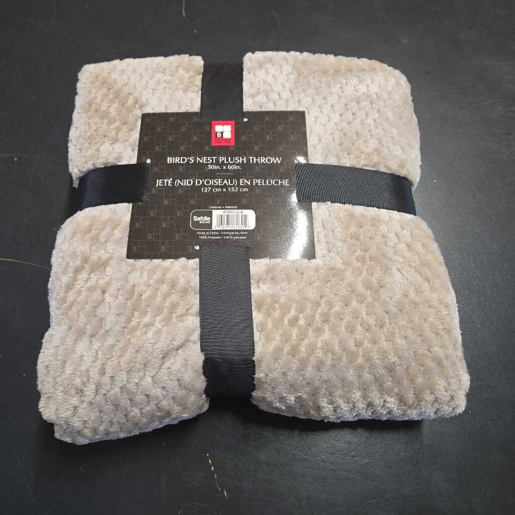 BIRD'S NEST PLUSH THROW