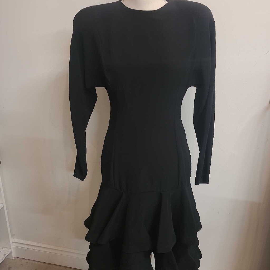 BLACK RUFFLED DRESS