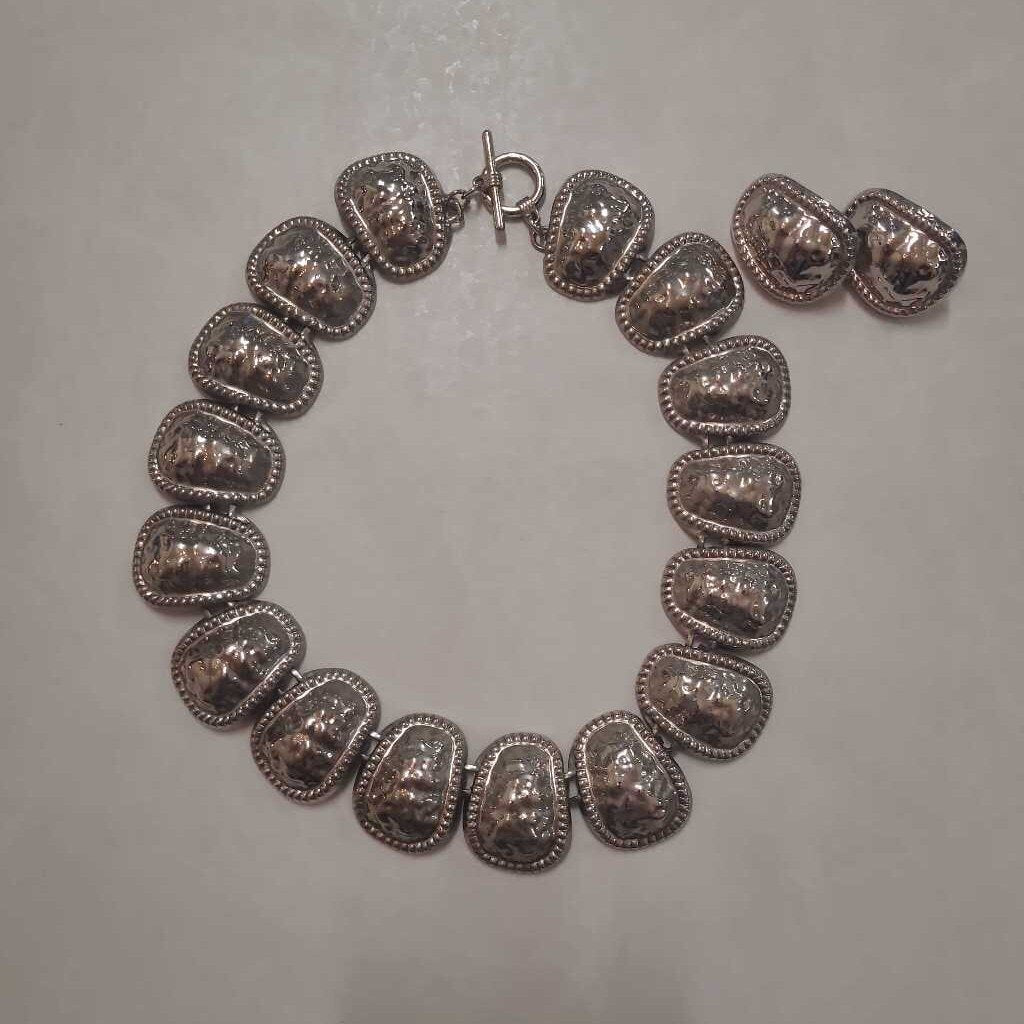 SILVER CHOKER NECKLACE & EARRINGS