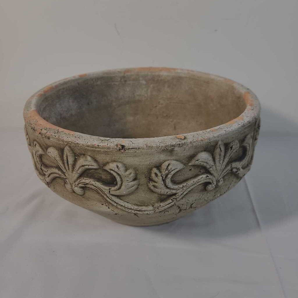 DISTRESSED GARDEN POT