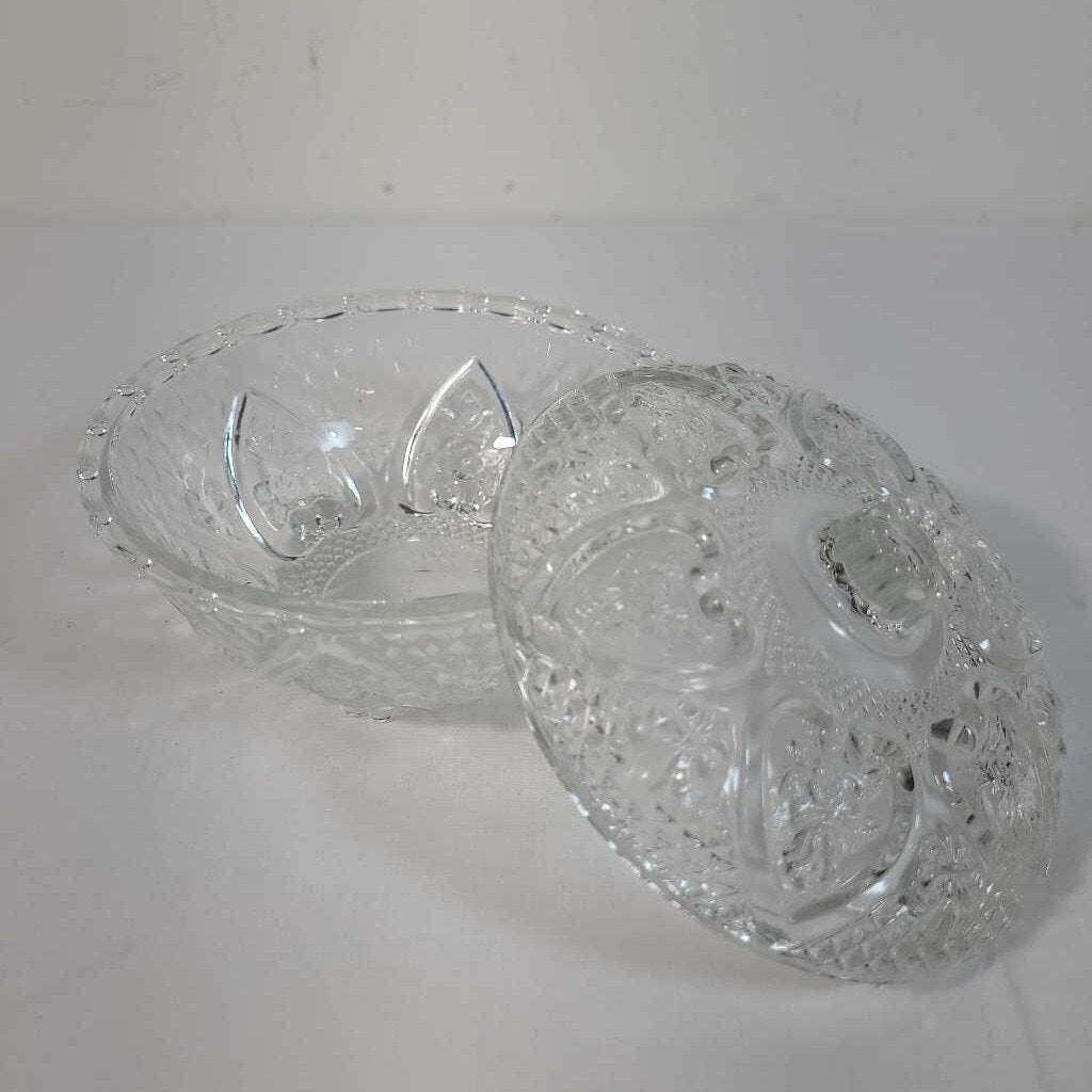 VTG PRESSED GLASS HEARTS & ROSES COVERED CANDY DISH