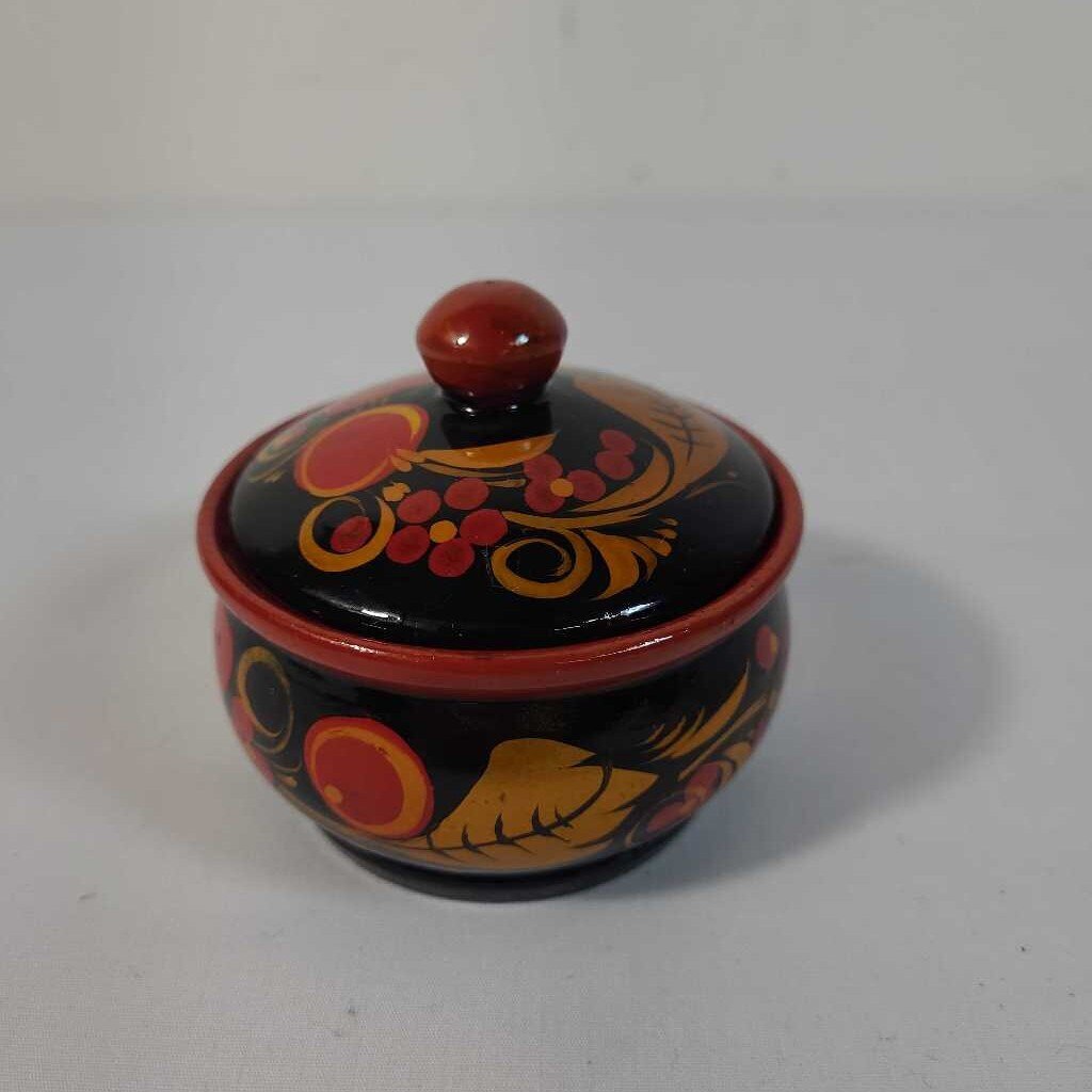 HAND PAINTED RUSSIAN WOOD TRINKET BOX