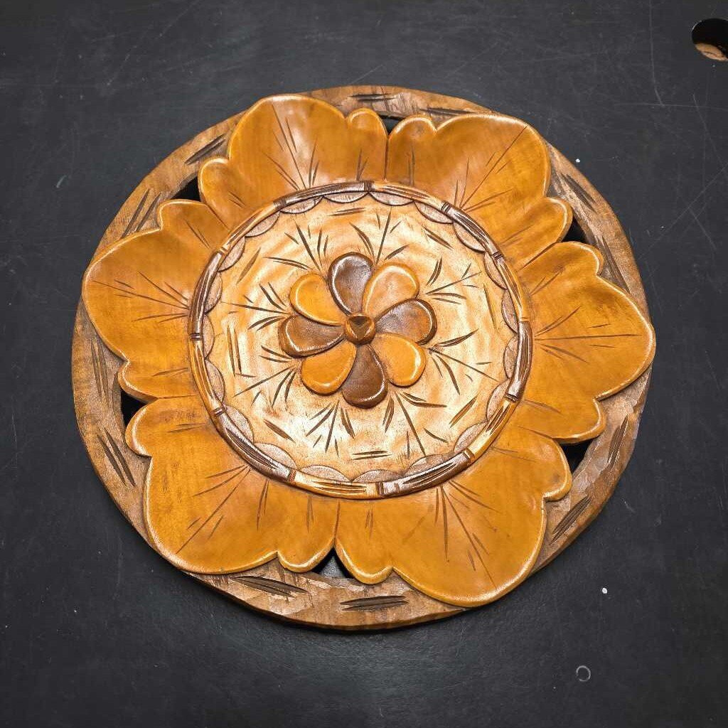 CARVED WOOD FLOWER DECORATIVE DISH
