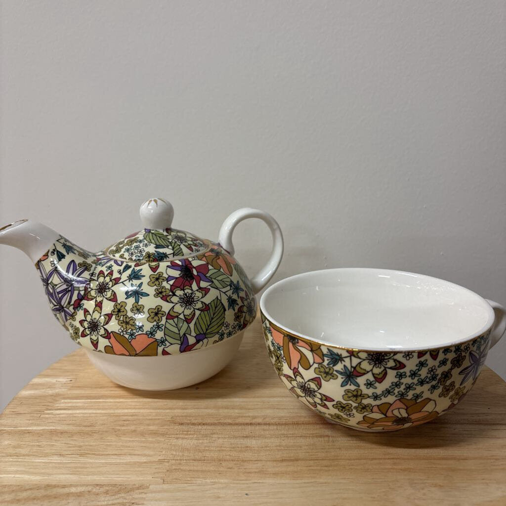 Grace's Teaware Pot and Cup Set