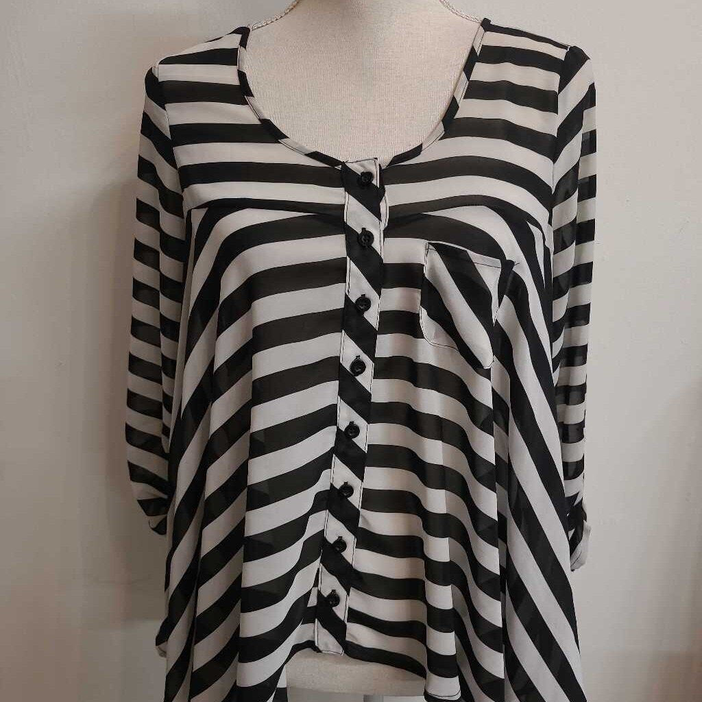 BLACK & WHITE STRIPED BLOUSE