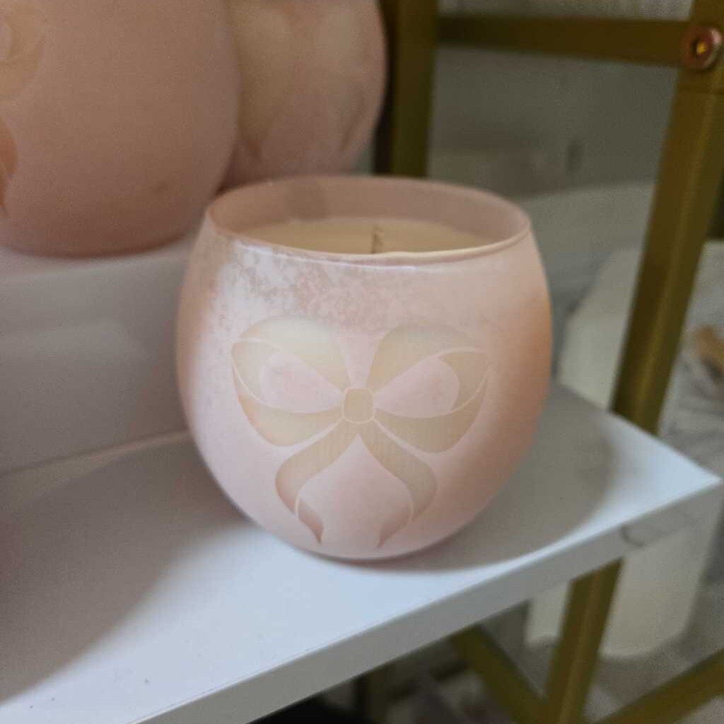 7oz Pink Bow Jar Soy Candle - Scent Jasmine And White Silk