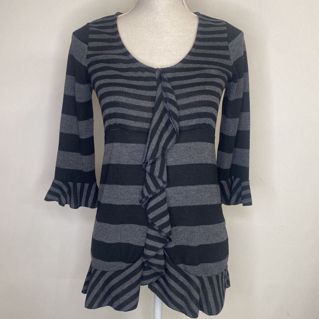 3 HEARTS - BLACK/GREY STRIPED 3/4 SLEEVE TOP W/ RUFFLES