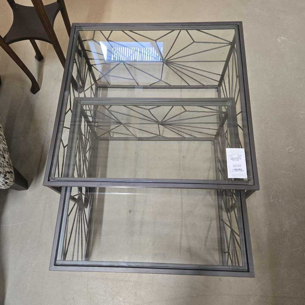 ODEIA NESTING TABLES