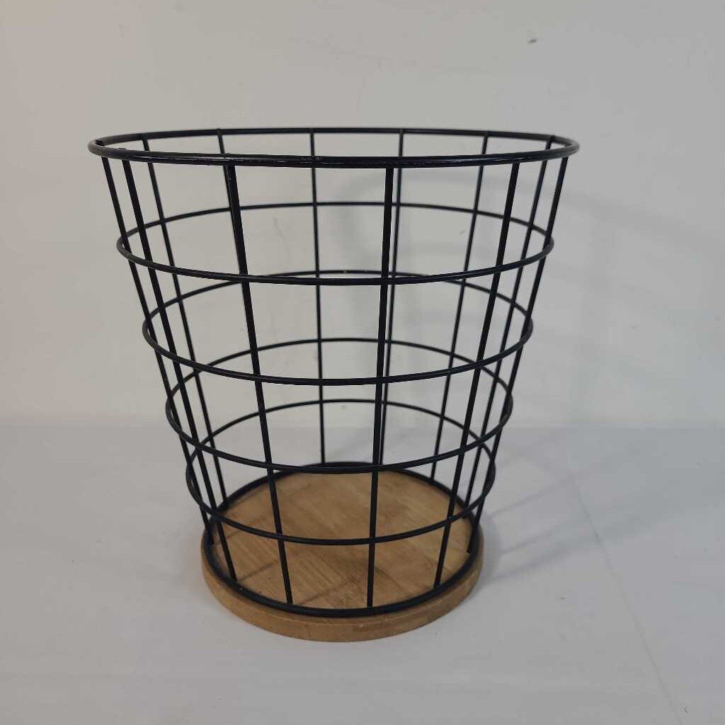 METAL & WOOD WASTE BASKET