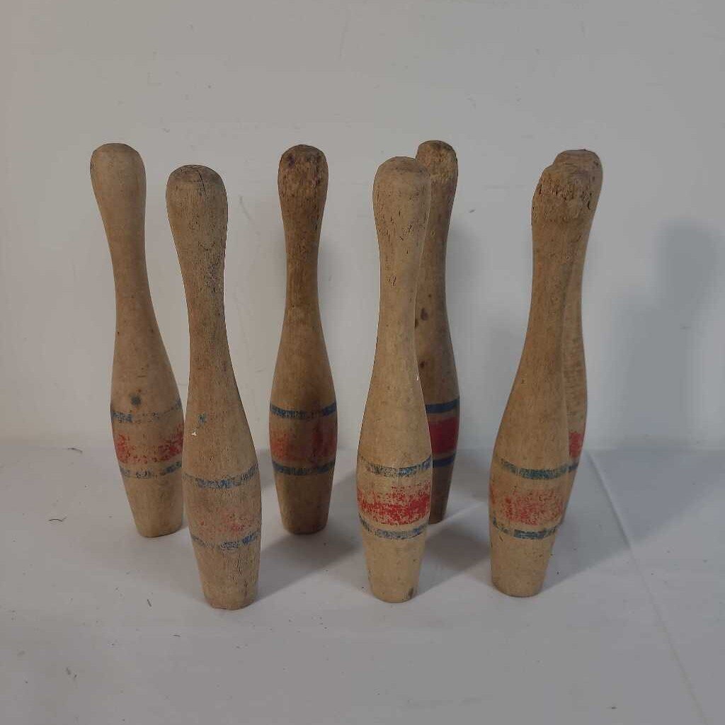 S/7 ANTIQUE WOODEN BOWLING PINS