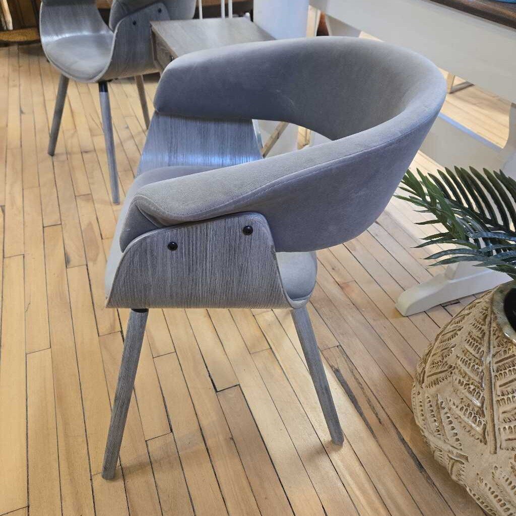 ANDRE ACCENT CHAIR