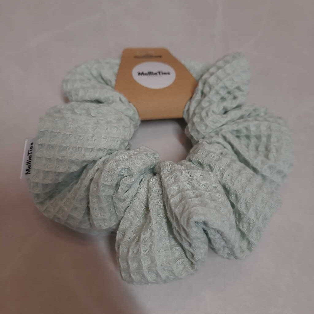 MINT WAFFLE SCRUNCHIE