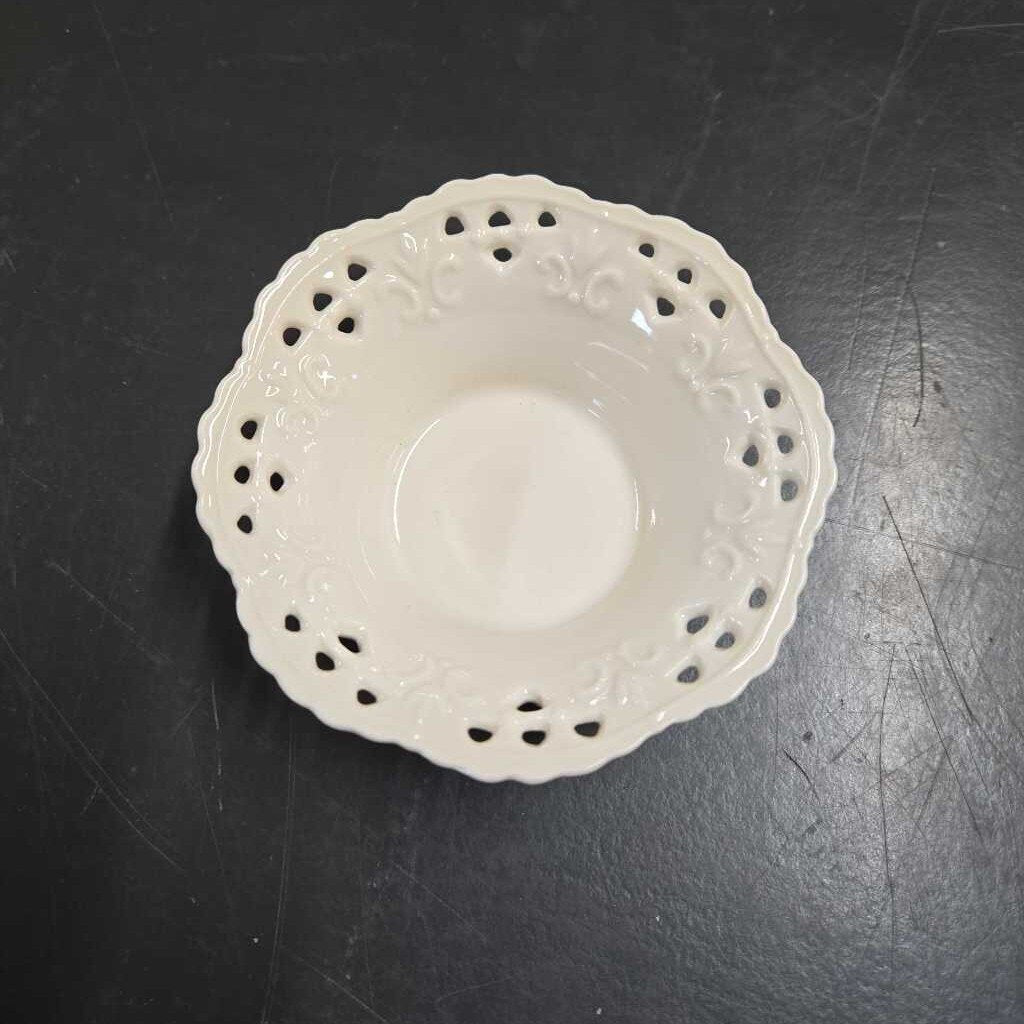 CREAM LACE SKYE MCGHIE ROUND TRINKET DISH