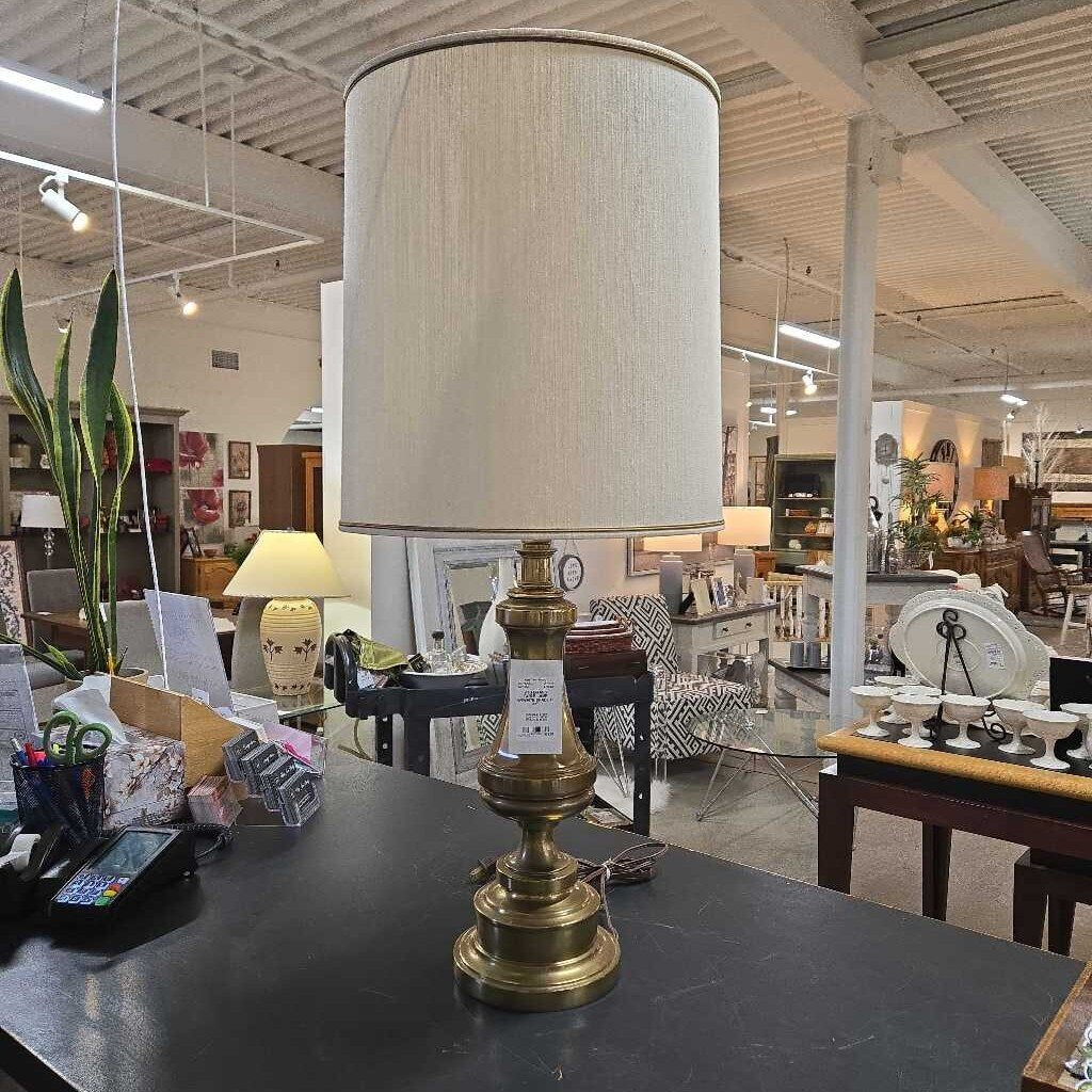 VTG BRASS TABLE LAMP W/WHITE SHADE