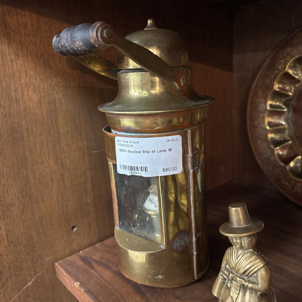 1900's Nautical Ship oil Lamp